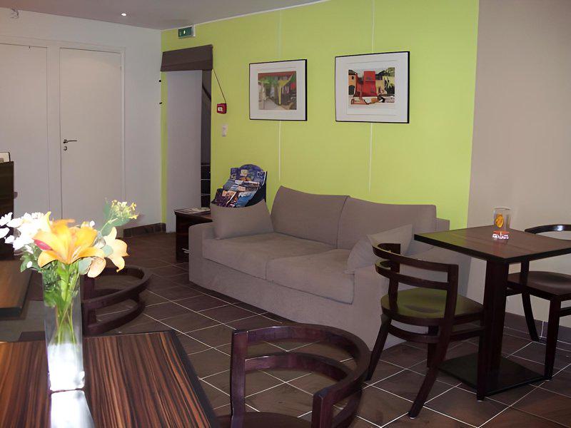 F8DD39432C61BABE0B9DF51C9756B555