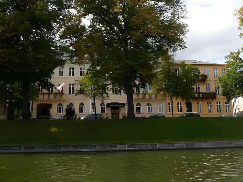 810A6DE02B8C46AE48614C5D0A21D743