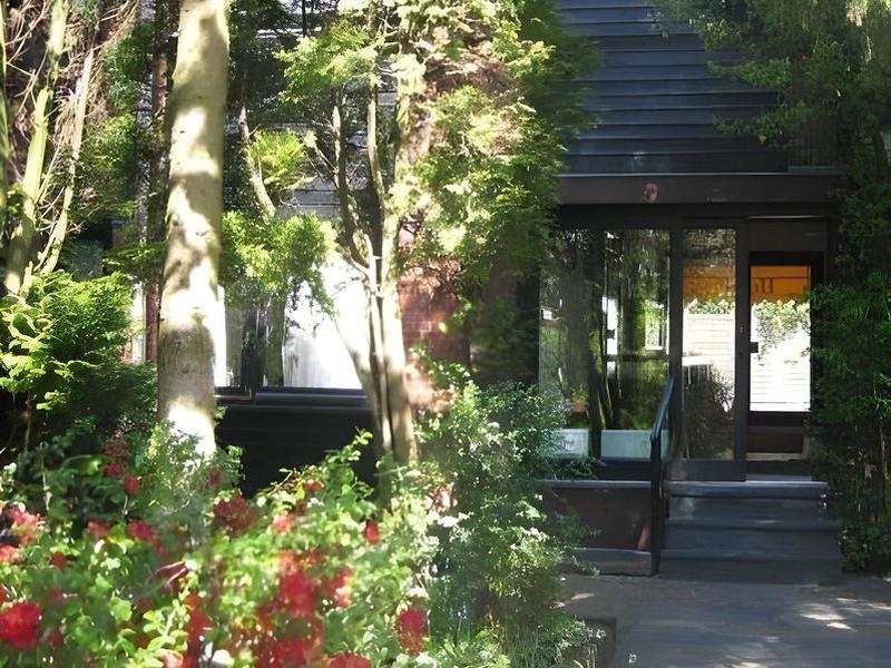 27B5CE973D51E9AB0163799559D582D3