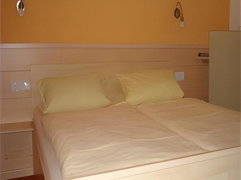 46204A501BFE79E55971BBC245919180