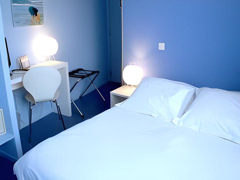 2F7DC16B6C2E29F4CC36848C4BFDC367