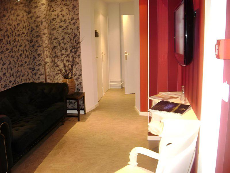 A62C9DD1D1348C15DB20C44C4C9A977A