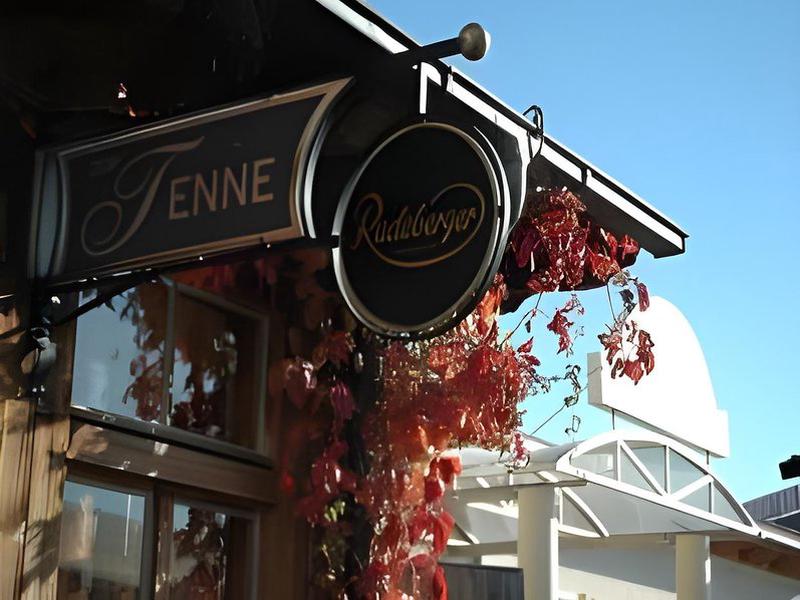 D0DA5CCA3CE56FA9AE87558B49A5B4E7