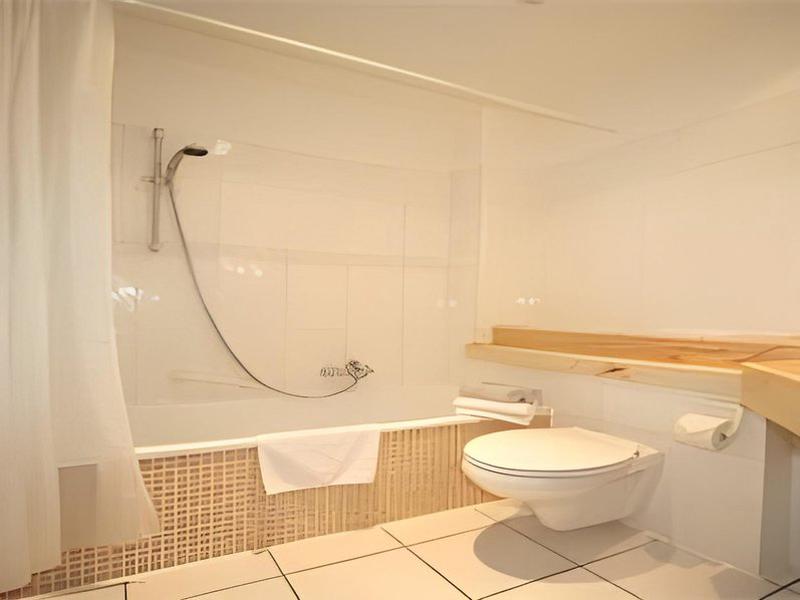 8BC23669D4E0D05E6C91FF49B7889711