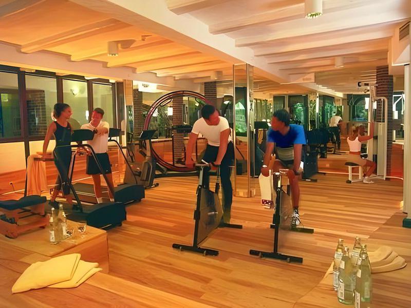 525193D8444C3BD4F8AEC7AB1C70879C