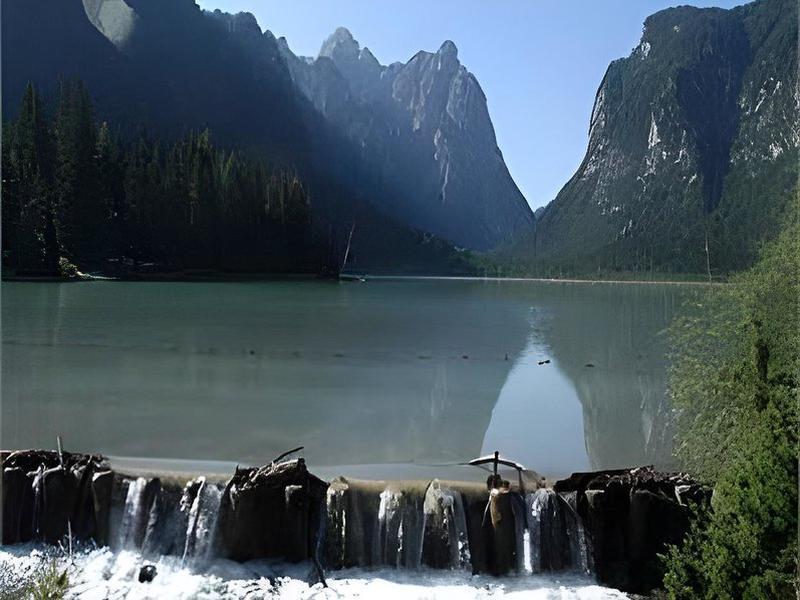 4EB521B5E61393BCD48017EF39297FEF