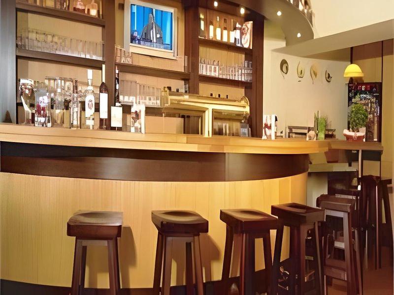 85A0136F930A61BA017345925702C0A2