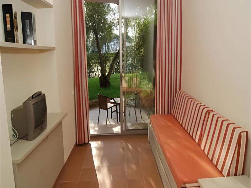 ACA62BAA76BF398A5661CE97D9E327F9