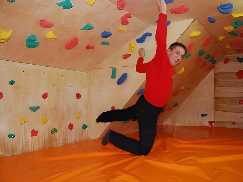 AD0E367019CE23CE7D227DA7CB13B3ED