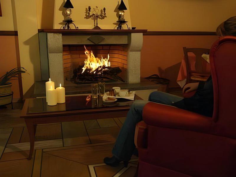 3712833BB94EDA8C68FAC447FA9F9CC4