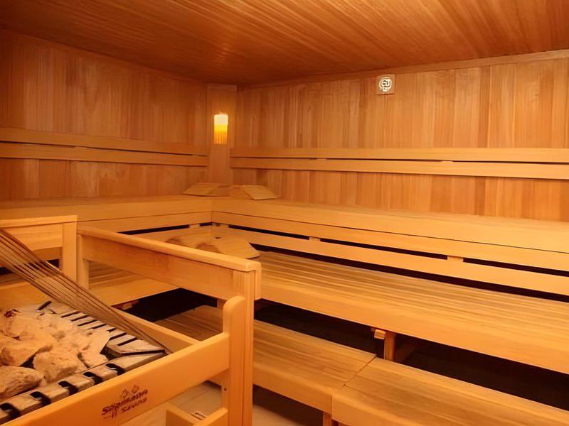 5F1829D4A35BE7940FE57A27DA5AB26E