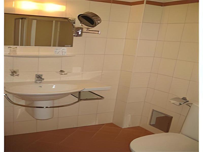 5064C376CF49426538F49544F7A21F9A