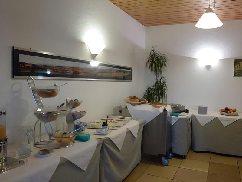 33DC8C58CB56270F6DED26F918E675F9