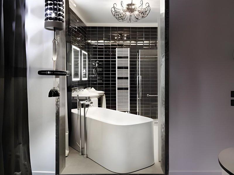 FA5F00D485FF75048151E8F8802148B0