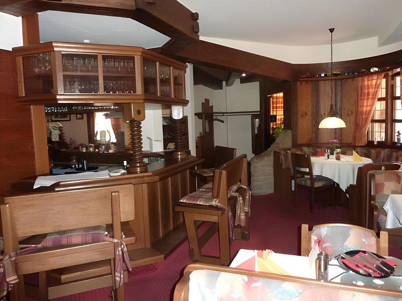 A58645EA93E6F0D73E5BE3830BA09F76