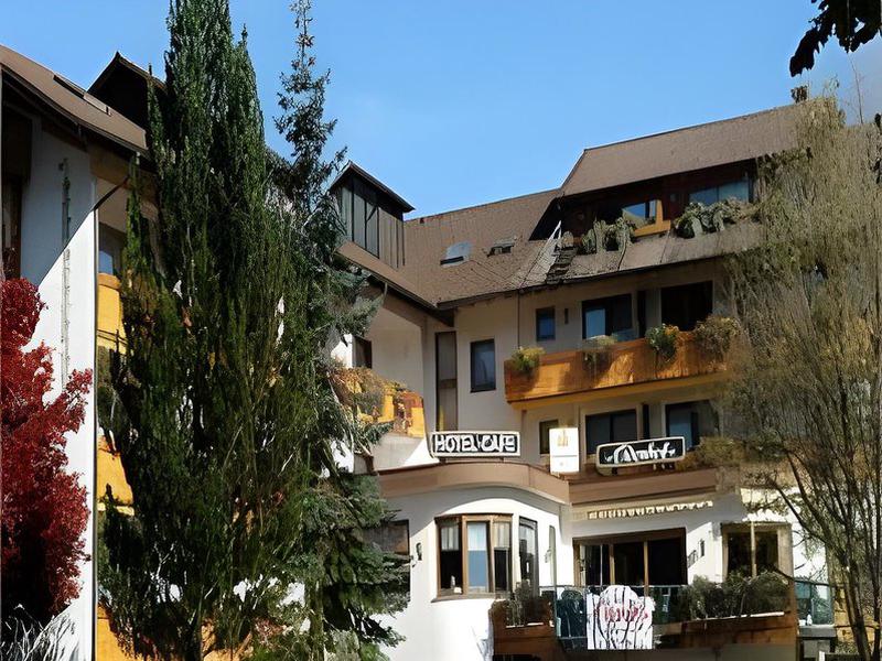 90005F9944C992FE0703A2755DAD1B7A