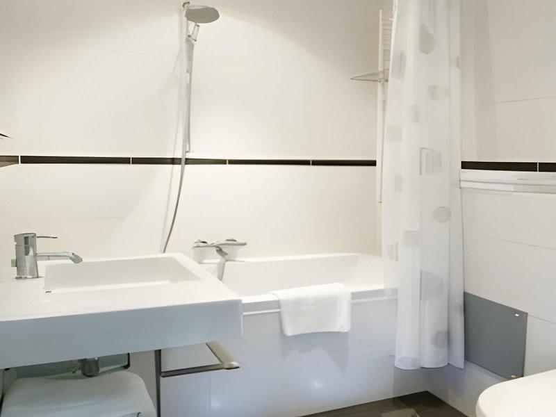 69AF4383688B8085FBF7566A8A3792BC