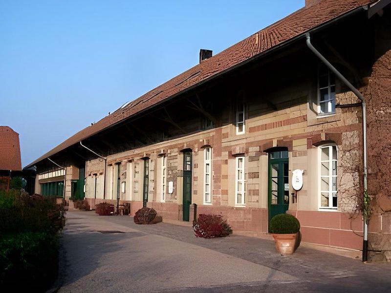 FE0E992811A3AC6FD8F2A464D27F75E8