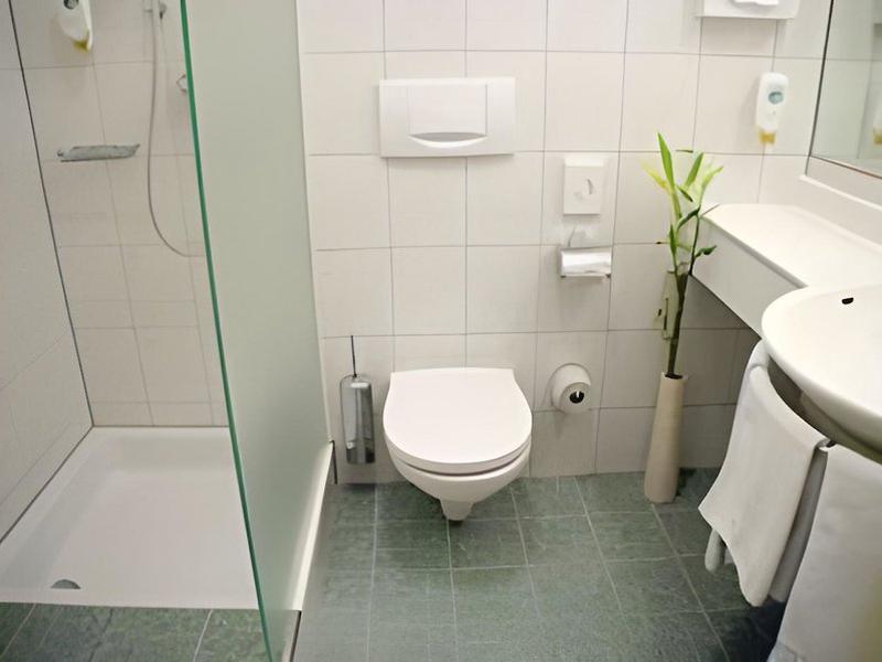 09DDDC7CE802D086F69FADC37471B7A5