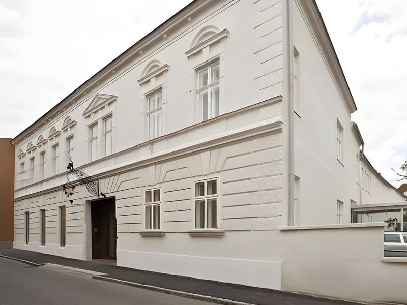 11F92E40A614552E5505A2B63C11378D