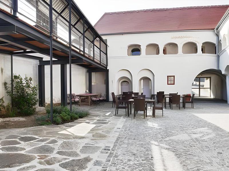 91EBE2891206A436668195E3BADB0AFB