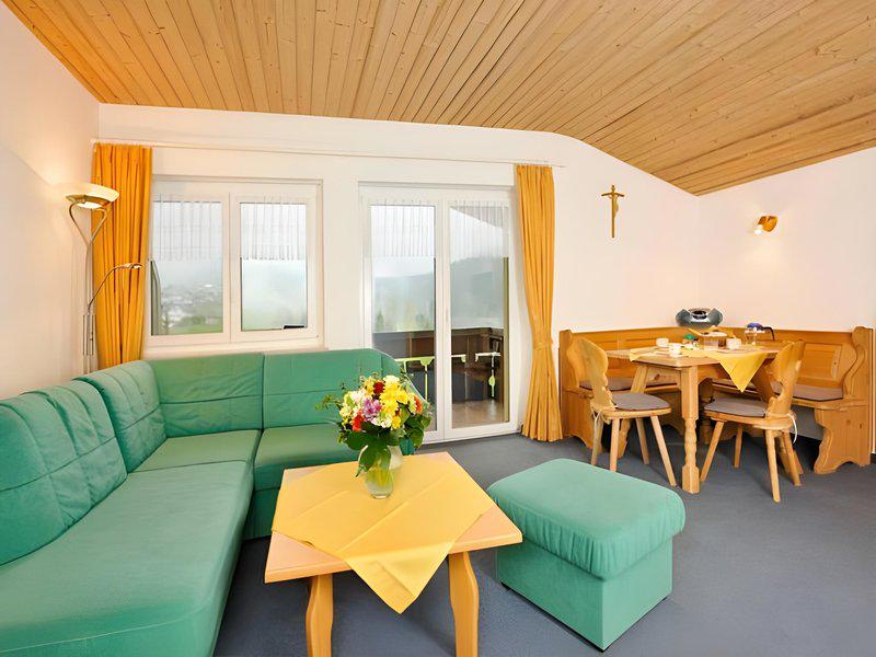 F883EEE3DC62CDC2265AB02AE1F05F4B