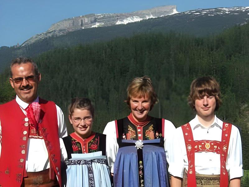 BC7C609099ED85AF4396090457E19A1D