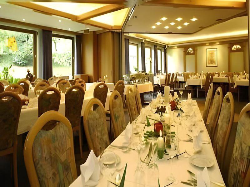 E8F336BD670477DA1BB4A46563E61BE6