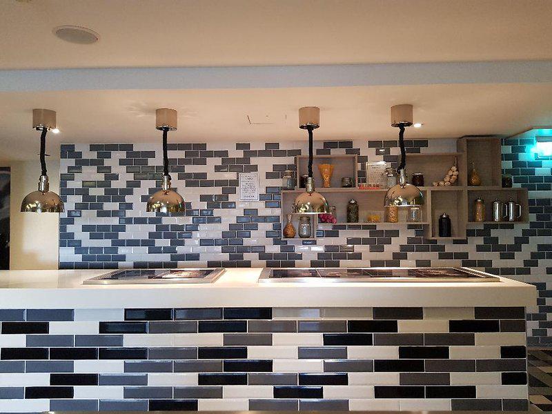 05B0E2FAA805495E74D9550583B25753