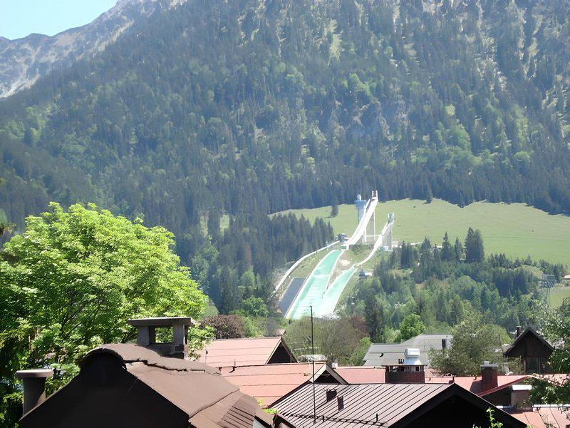 F798C699F76EE24A9A87F0B3F6CD2ACD