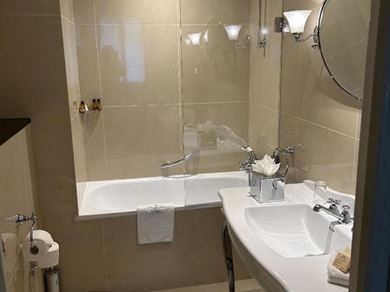 6564EA294B93760E7B31EFF9D639569E