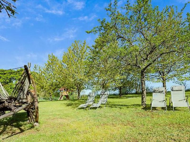 EBDC277BA5388E0D25AD0C3DDBFF424B