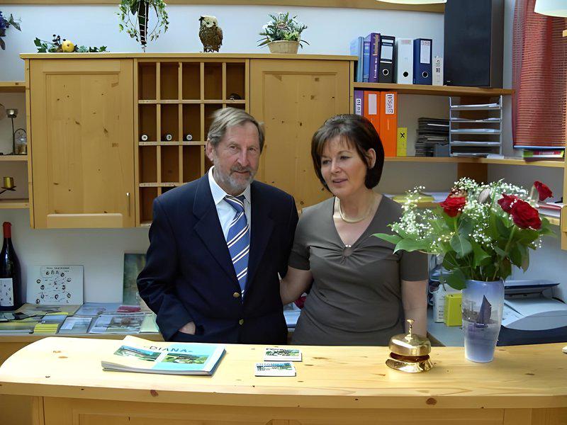 CBE7BD8B9D28CA34AABB164C5ABBE1FA