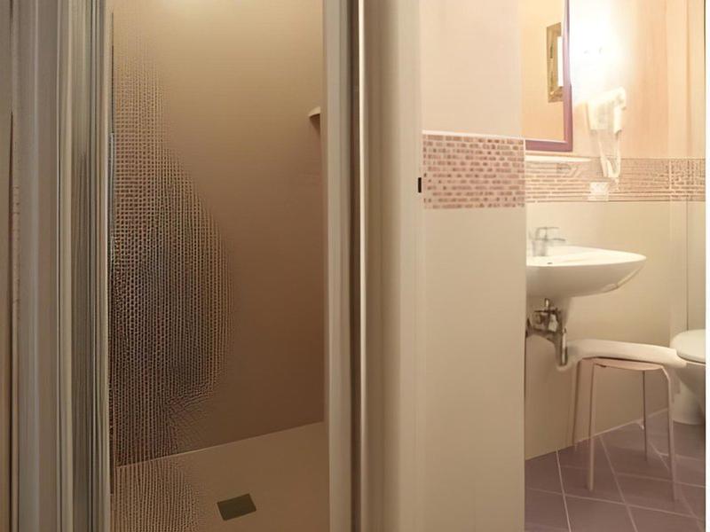 E9A4BC8C25844143E180DD47C363D4EF