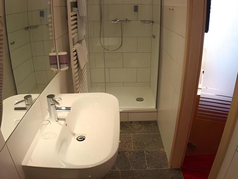 44F21C599901EA6AE79A404E961D6707