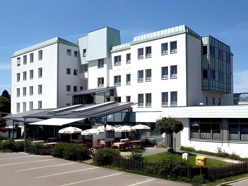 2EFB28C5F373EF14AB3B2956528851DA