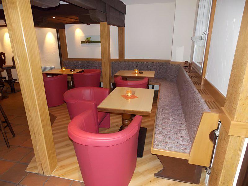 CE76176D3F0093374D983F9391894105