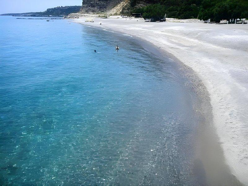 E39A0FEF2343A8322ED6D6E39687C0B3