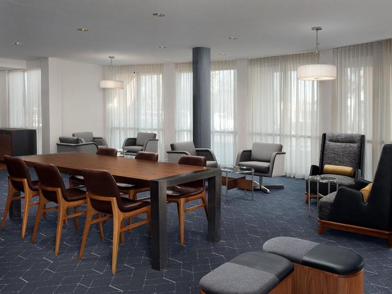 F9973DF33324D28825E28FD28EF8F431