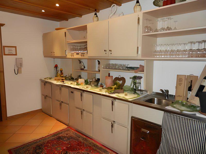 1E94683A056EBA33D451AE3996B68F0C