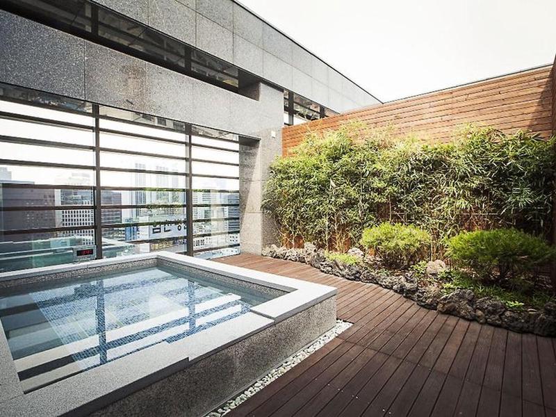 24EDFCFC62615C693E49BF98E13E79C2