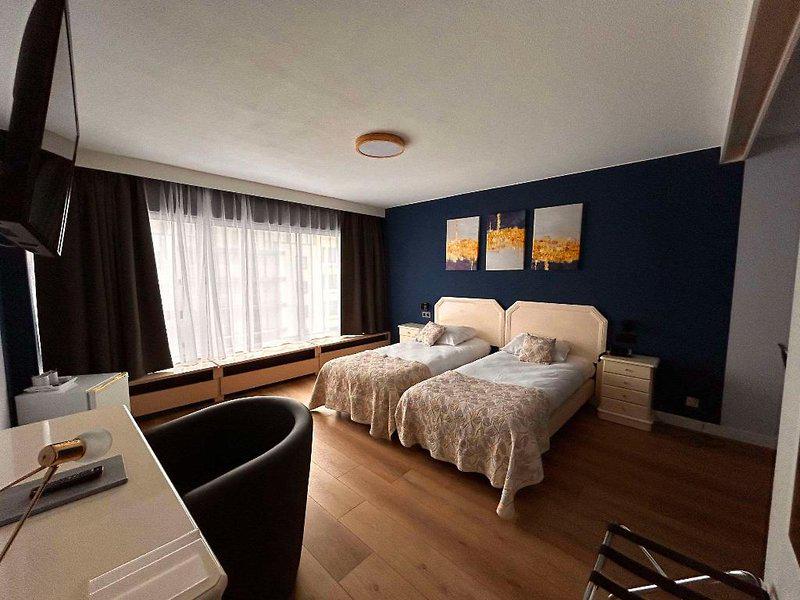 71AF9B79A35AA97D9E8B920F86485403