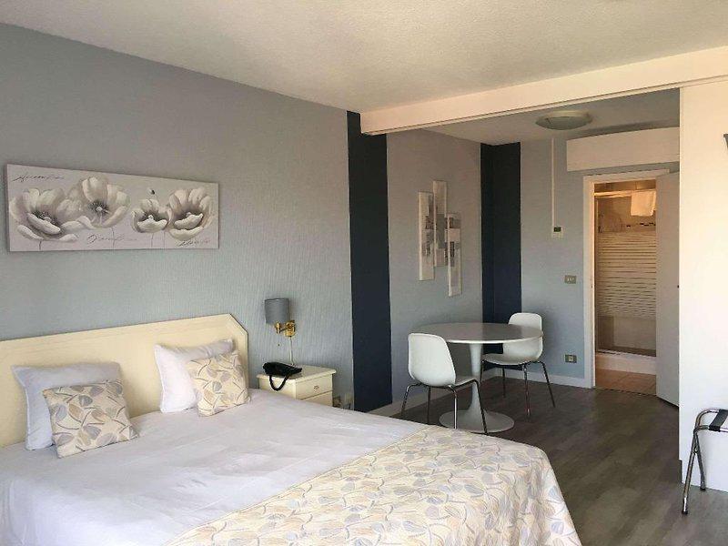 016ECED1D2DC553A02C33A20B5A18D8C