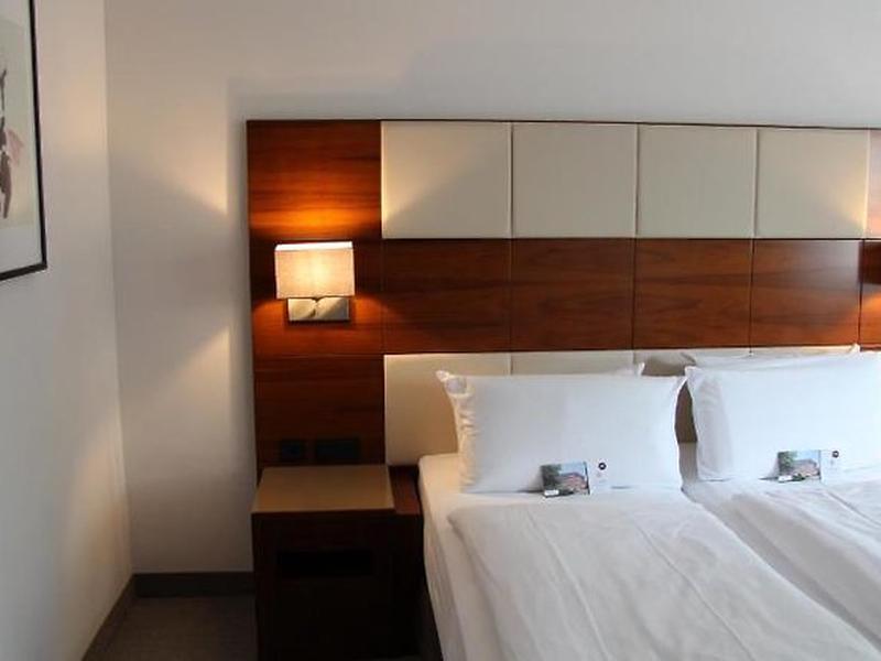 24AB454198579481495817647DF33B7E