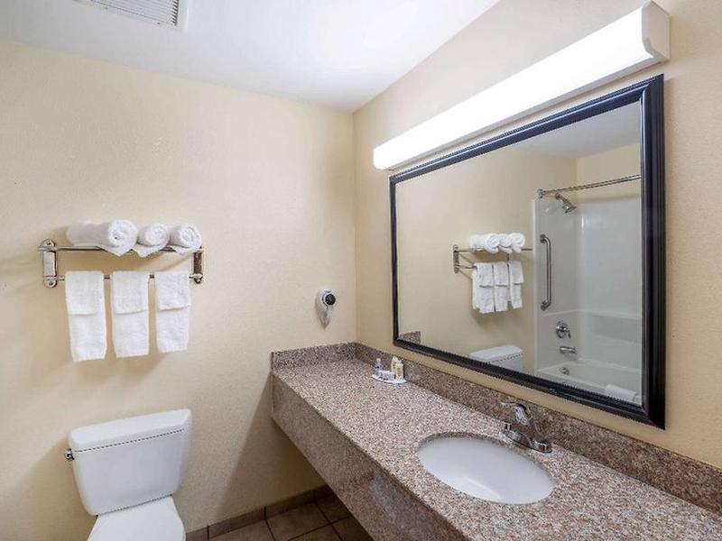 D0EE8FDA285E01F41D505644927B6F8C