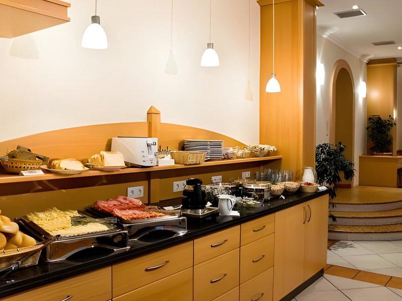 208697BA3CB68F74654E67C318013EBC