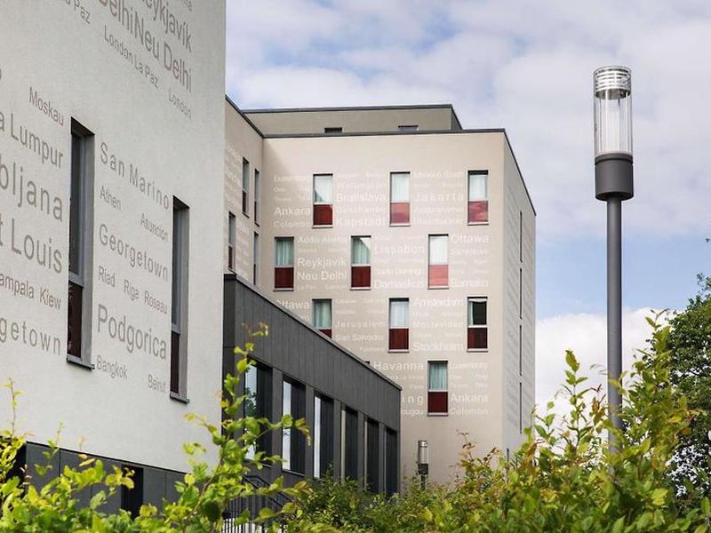 8C77046829943F7D05B3A780D7A10B4F