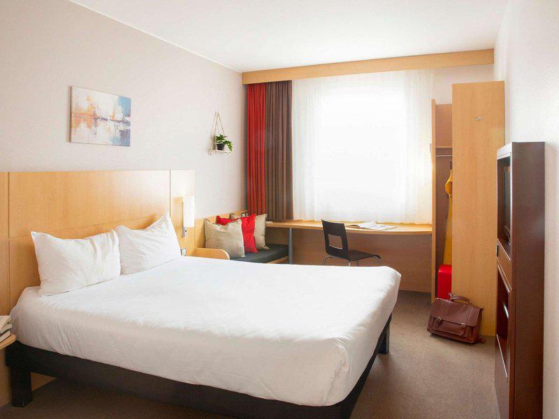 00537A7B77F35C1DEF0700B0F72E40A9