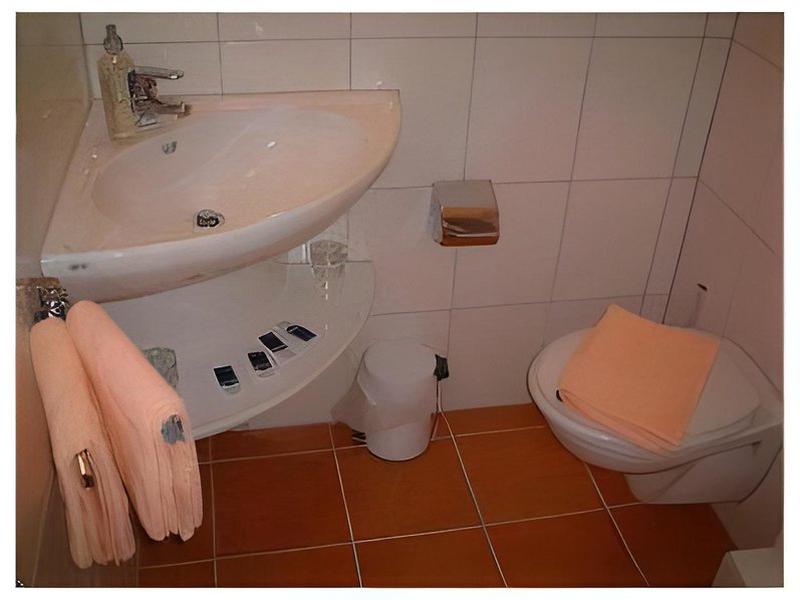 99D9023A9DFFF8945ACAA0FA751752D8