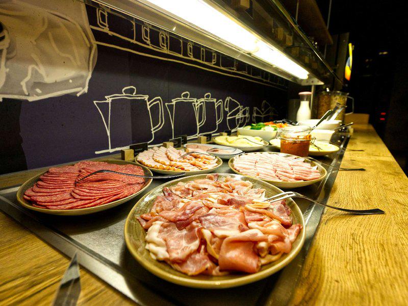 5100B856630695D95B3620A05FAA8D2B